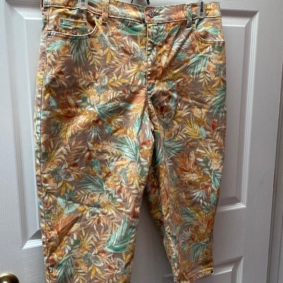 Q womens Gloria Vanderbilt floral stretch denim capris plus size 18 - Picture 1 of 5